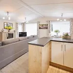 Chata Primrose With Hot Tub