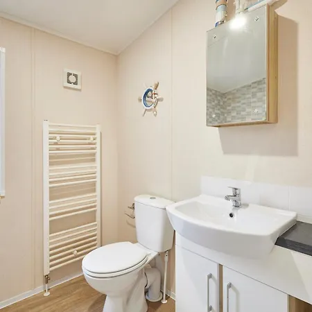 Primrose With Hot Tub Orman Evi