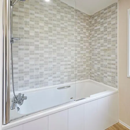 Primrose With Hot Tub Orman Evi York