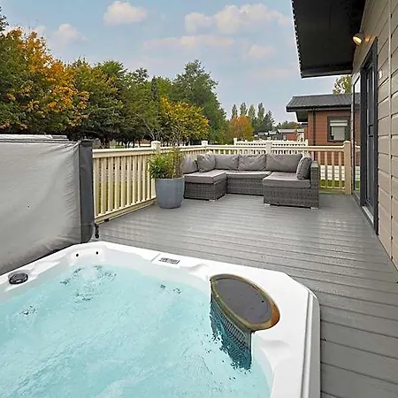 Chata Primrose With Hot Tub