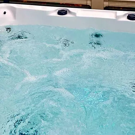 Primrose With Hot Tub