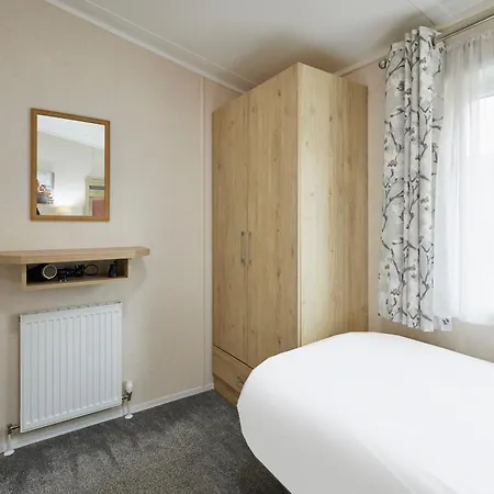 Primrose With Hot Tub Orman Evi